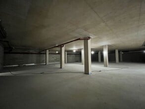 150a-170 Penwith Rd, London to rent Interior Photo- Image 2 of 2