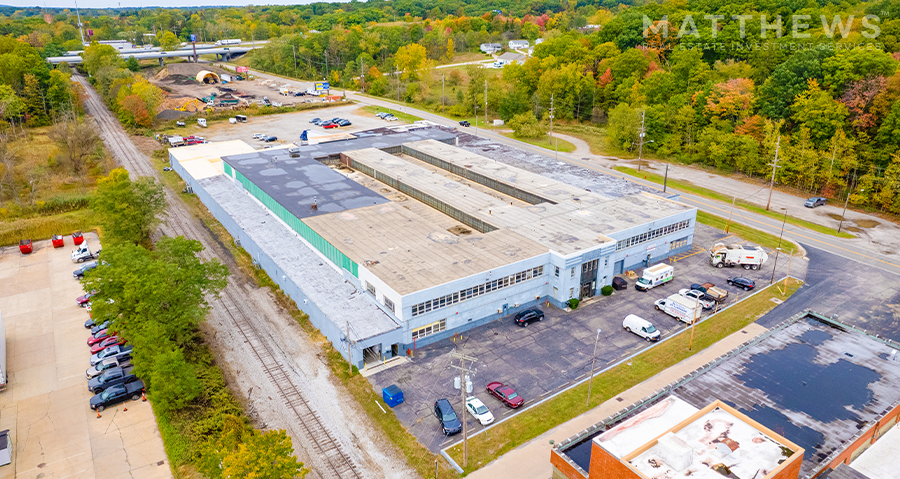 24300 Solon Rd, Bedford Heights, OH for sale - Primary Photo - Image 1 of 6