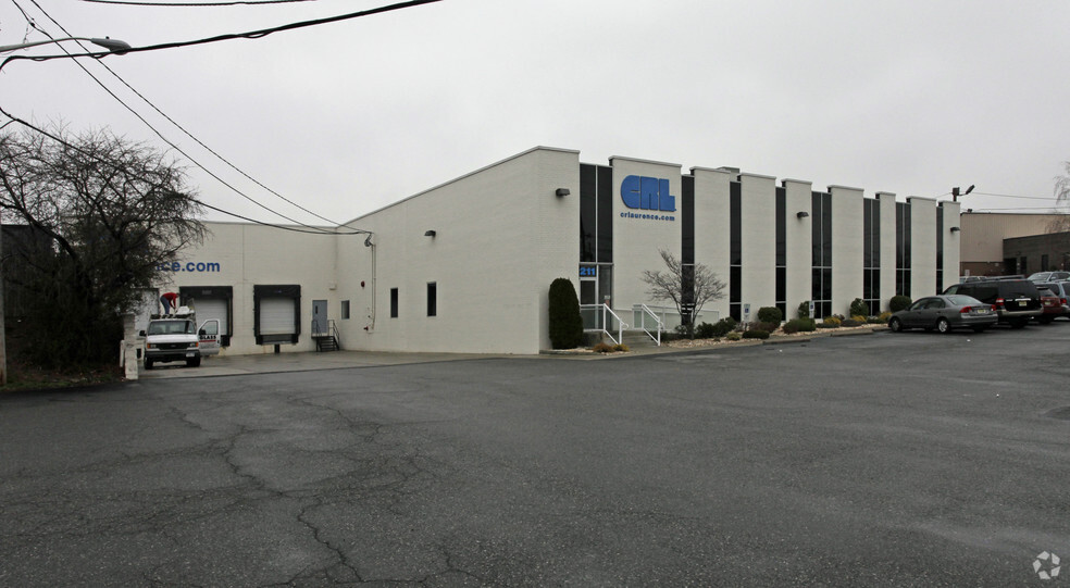 211 County Ave, Secaucus, NJ for sale - Building Photo - Image 1 of 1