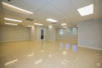 12985 SW 130th Ct, Miami, FL to rent Interior Photo- Image 2 of 7