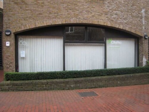 99 Mews St, London for sale - Primary Photo - Image 1 of 1