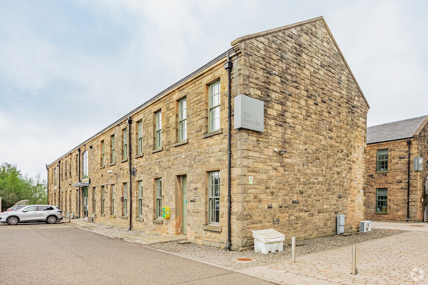 Jubilee House, The Barracks, Forthside Way, Way, Stirling to rent - Building Photo - Image 1 of 4