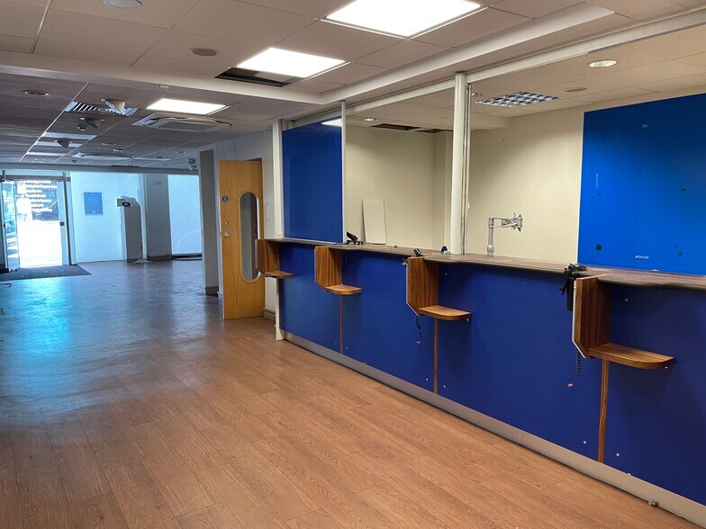 88 High St, Midsomer Norton to rent - Building Photo - Image 3 of 5