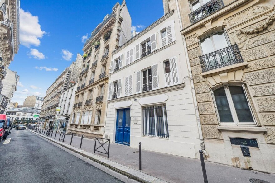 Office in Paris for sale - Building Photo - Image 1 of 30