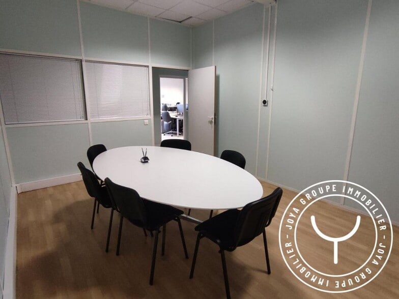 Office in Wissous to rent - Interior Photo - Image 2 of 7
