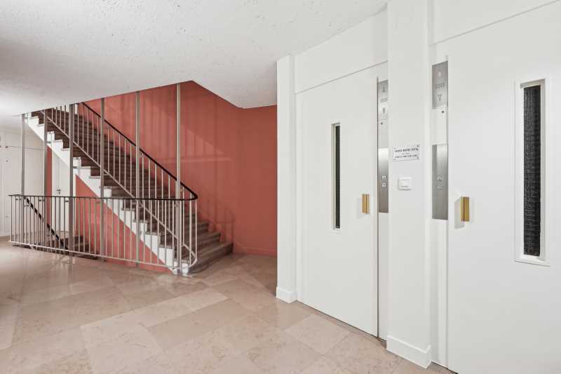 Office in Paris for sale - Lobby - Image 3 of 6
