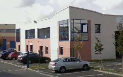 Location Local d'activités 240 m² à 1 712 m²