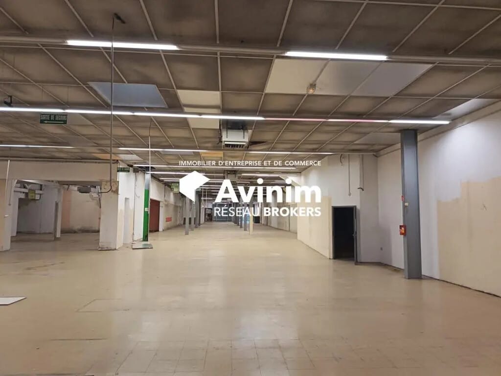 Vente Commerce 1 388 m² - Photo 1
