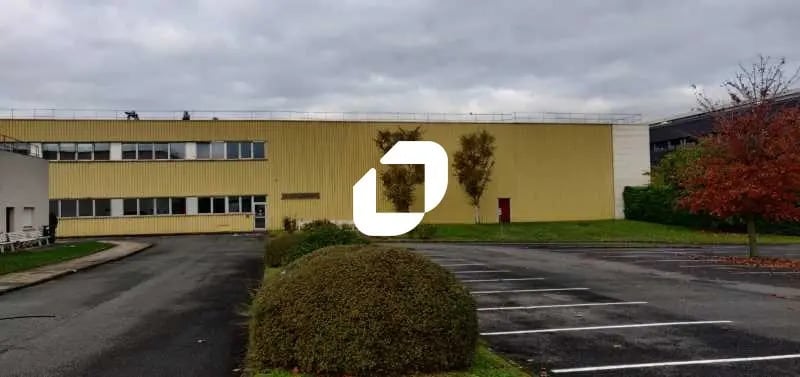 Light Industrial in Bobigny to rent - Building Photo - Image 2 of 15