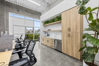 1245 Factory Pl, Los Angeles, CA for rent Interior Photo- Image 1 of 18