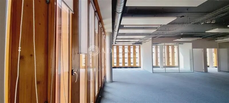 Office in Lille to rent - Building Photo - Image 3 of 12
