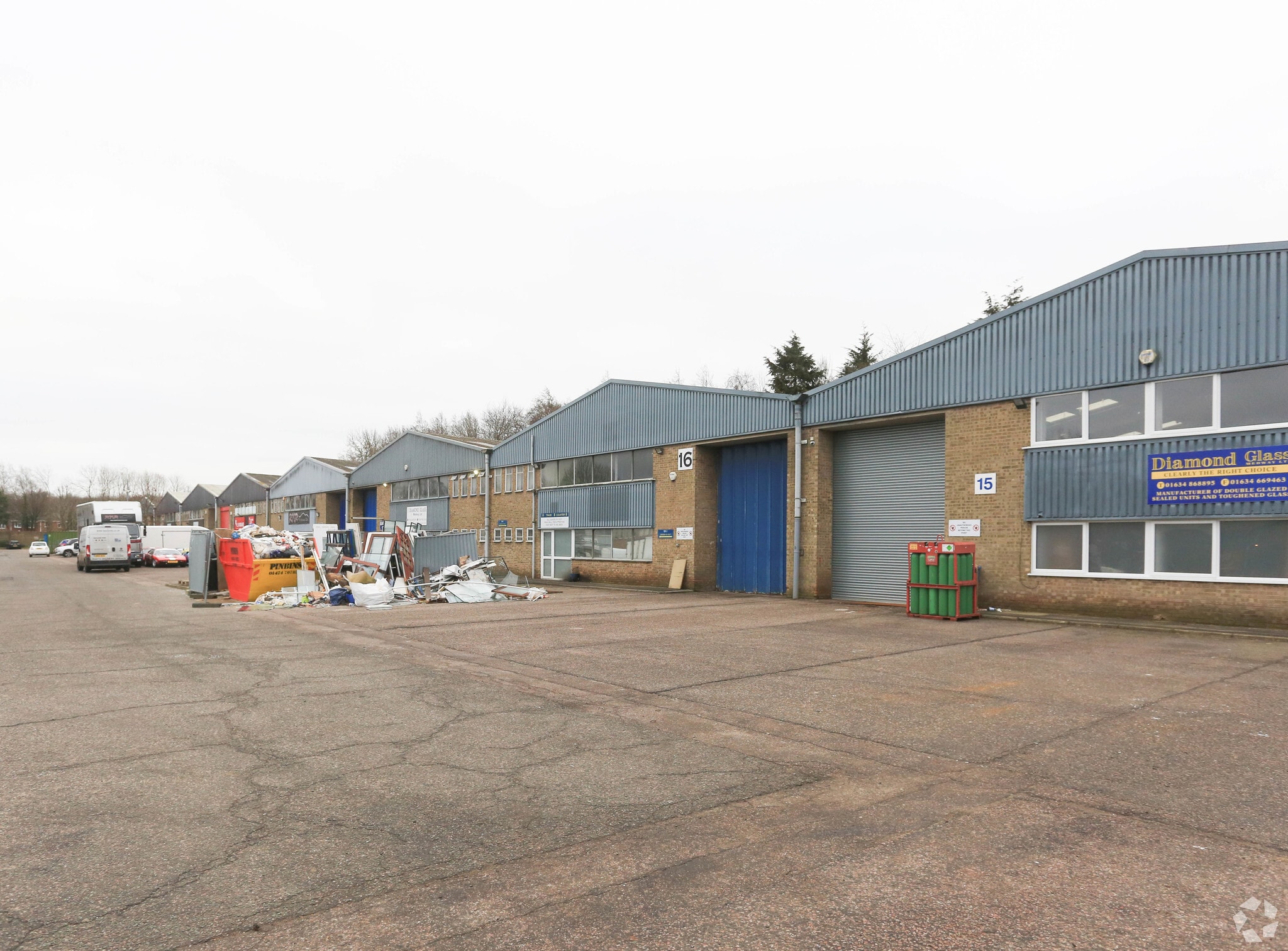 Revenge Rd, Chatham to rent Primary Photo- Image 1 of 5