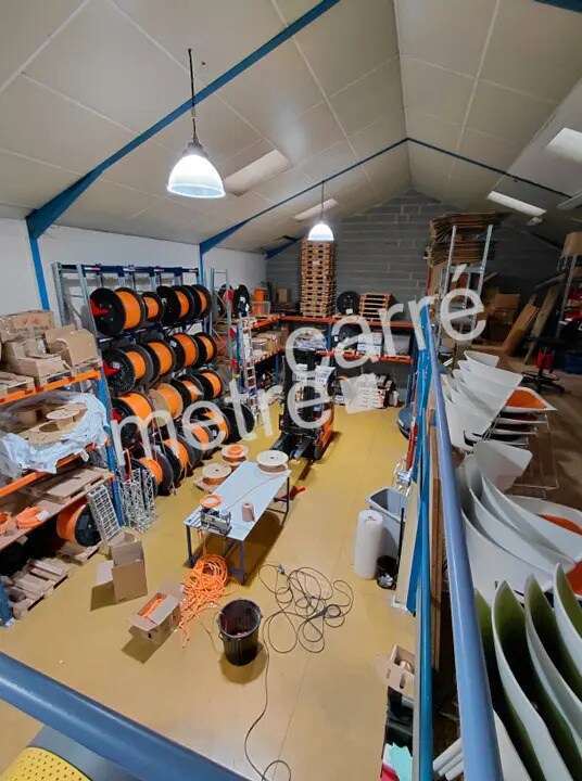 Light Industrial in Nantes to rent Interior Photo- Image 1 of 12