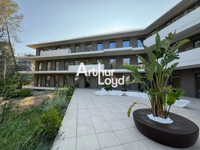Office in Valbonne to rent - Building Photo - Image 2 of 19