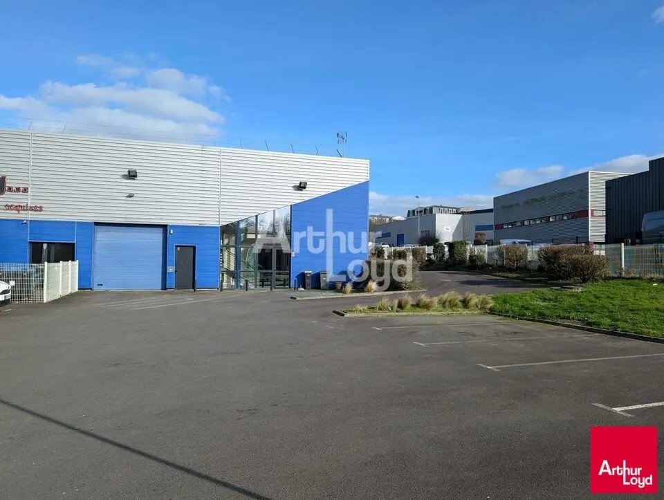 Location Local d'activités 425 m² - Photo 1