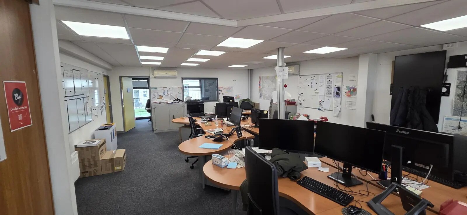Office in Angers for sale Interior Photo- Image 1 of 7