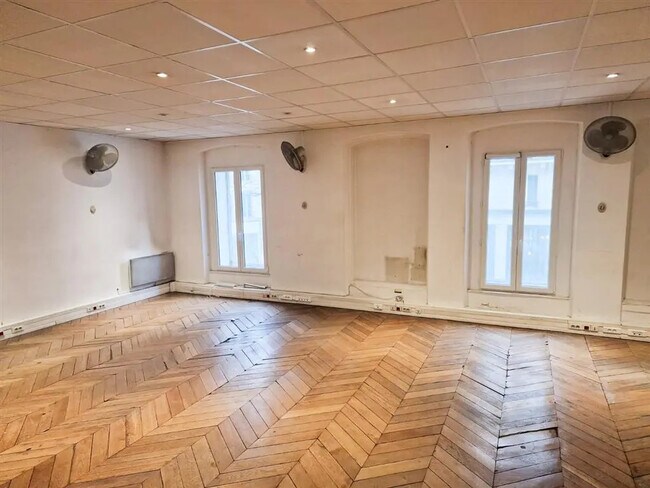 Location Bureaux 164 m²