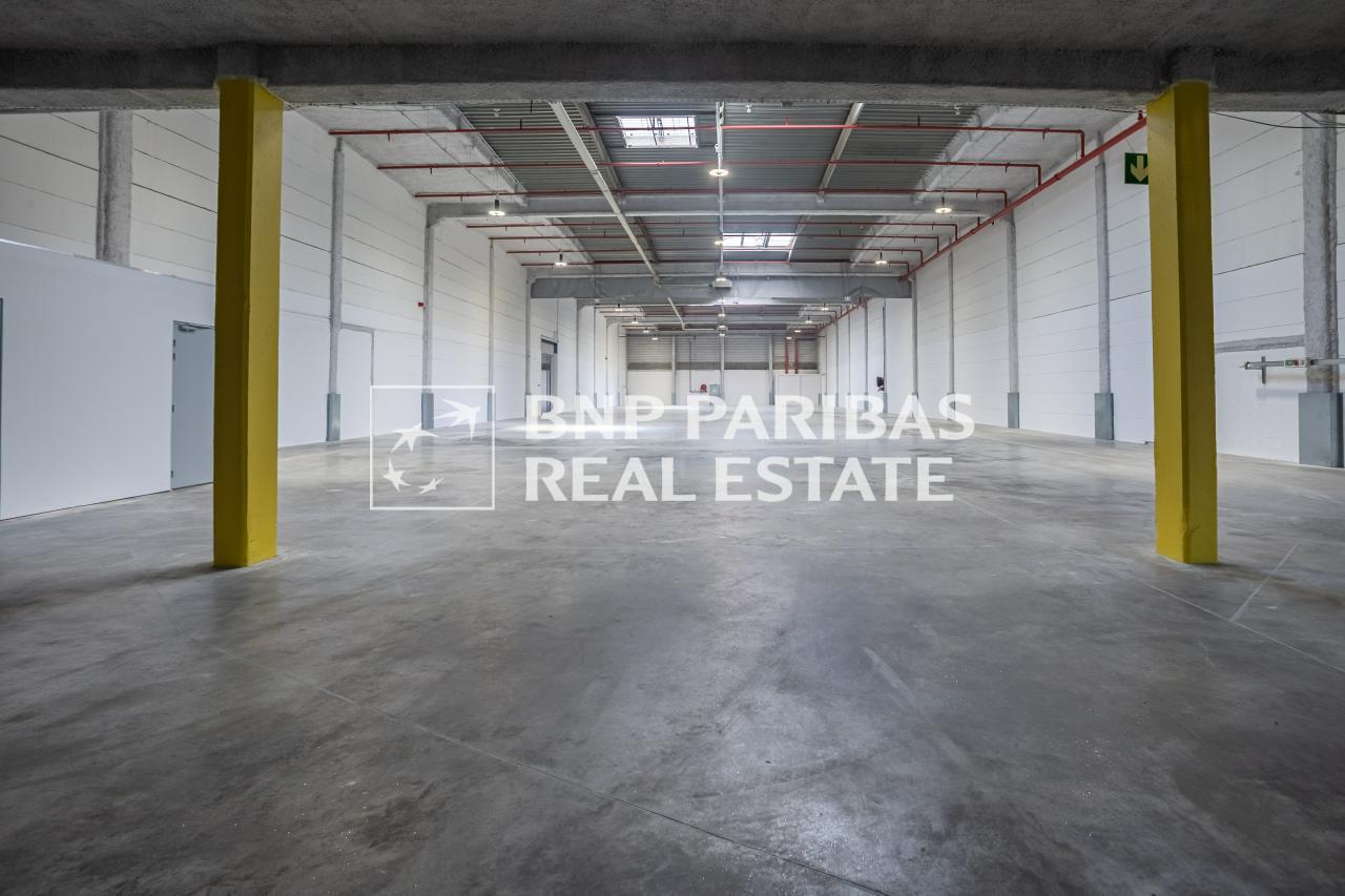 Light Industrial in Rosny-sous-Bois to rent Interior Photo- Image 1 of 21