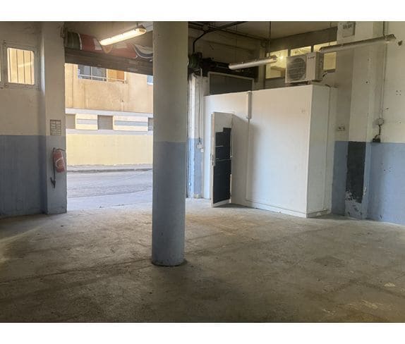 Industrial in Marseille to rent Building Photo- Image 1 of 7