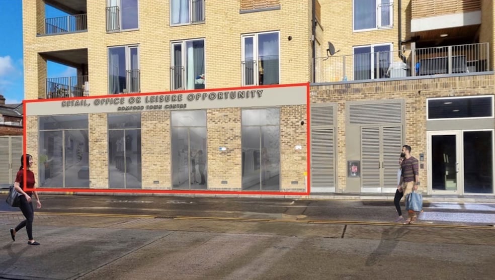 64 South St, Romford to rent - Building Photo - Image 2 of 2