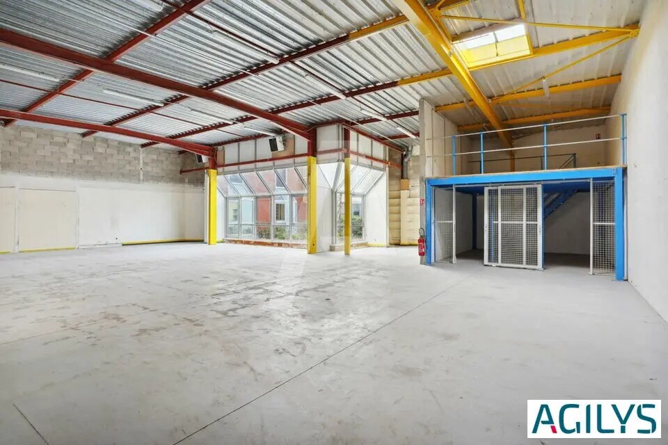 Light Industrial in Les Ulis to rent Interior Photo- Image 1 of 13
