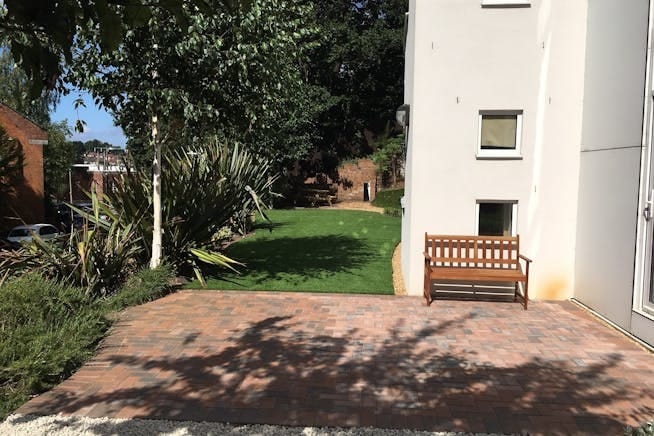 Ingworth Rd, Poole to rent - Building Photo - Image 3 of 3