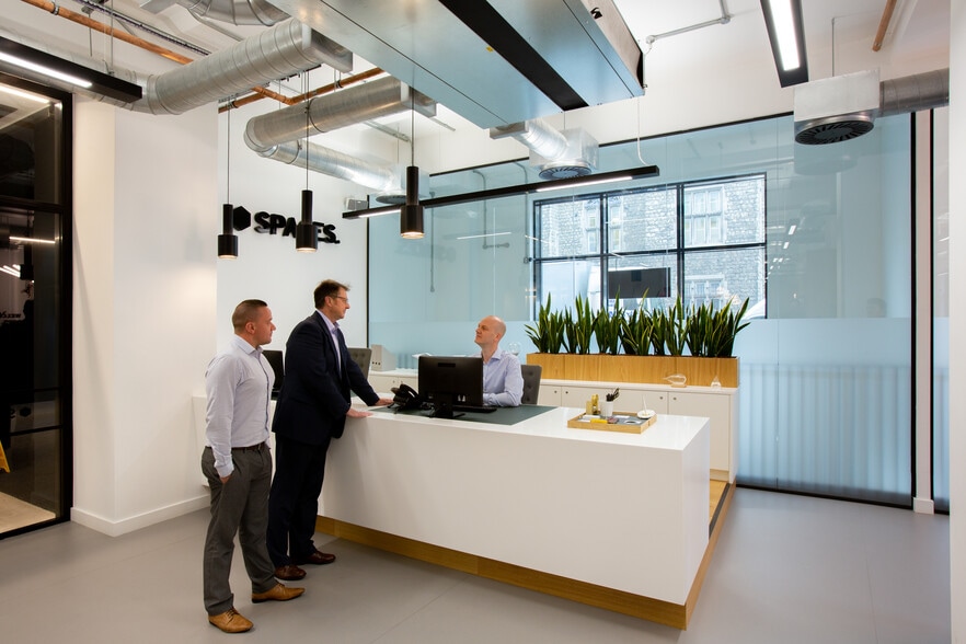 25 City Rd, London to rent - Interior Photo - Image 2 of 10