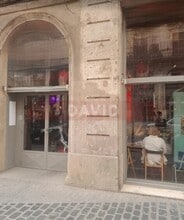 Retail in Barcelona, Barcelona to rent Interior Photo- Image 1 of 21
