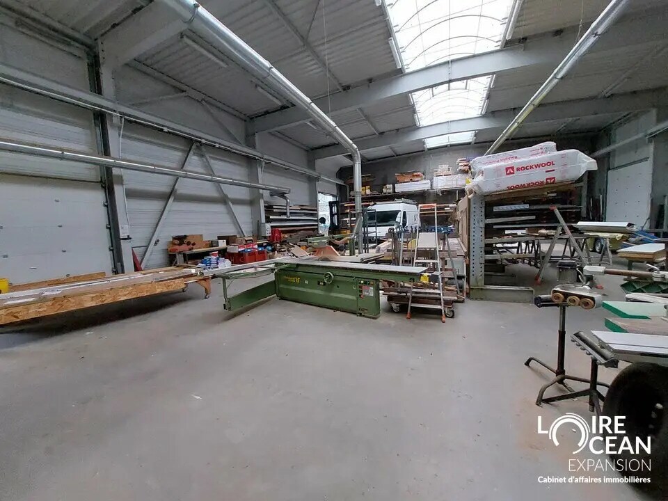 Light Industrial in Nantes to rent Interior Photo- Image 1 of 6