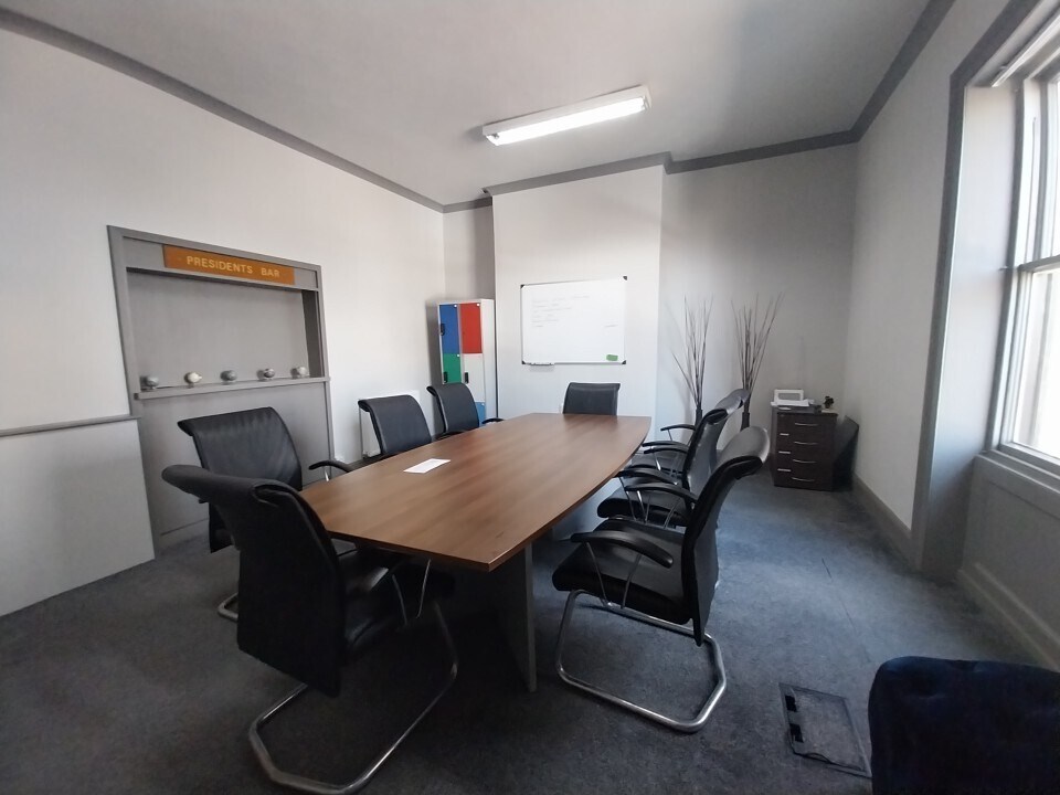 31 New Hey Rd, Huddersfield to rent Interior Photo- Image 1 of 4