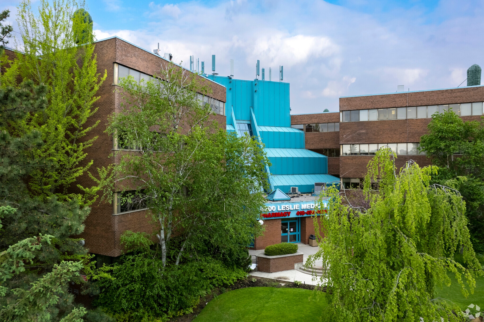 4800 Leslie St, Toronto, ON to rent Primary Photo- Image 1 of 5