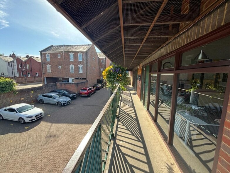 1-32 Hyde St, Winchester to rent - Building Photo - Image 2 of 3