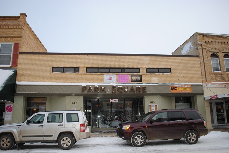 40 1st Ave W, Dickinson, ND for rent - Building Photo - Image 1 of 1