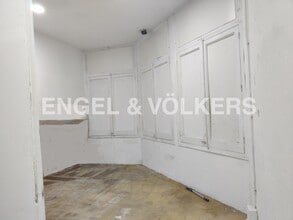 Retail in Barcelona, Barcelona to rent Interior Photo- Image 2 of 4