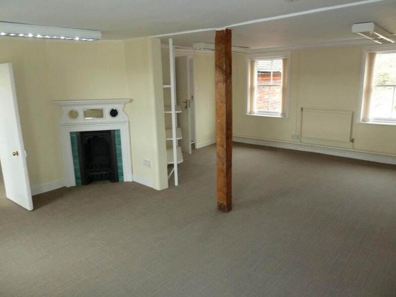 1 The Green, Marlborough to rent - Building Photo - Image 3 of 11