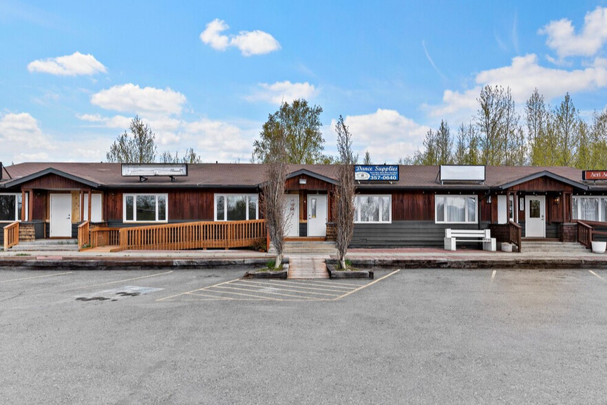 5031 E Mayflower Ln, Wasilla, AK for sale - Building Photo - Image 1 of 2