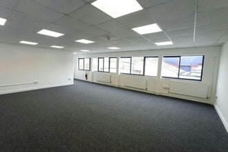 378 High Rd, London to rent Interior Photo- Image 2 of 2