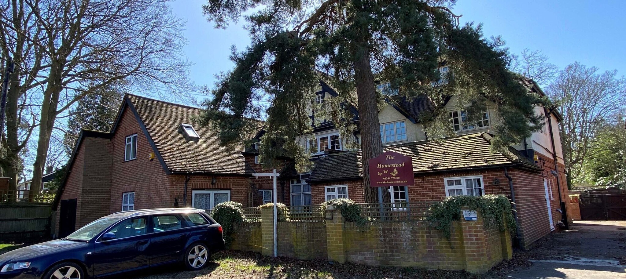 18 Heath Hill Rd N, Crowthorne for sale Primary Photo- Image 1 of 1