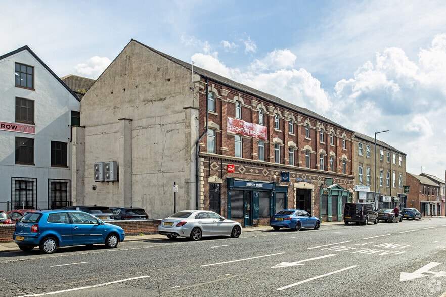 Prince Regent St, Stockton On Tees to rent - Building Photo - Image 2 of 4