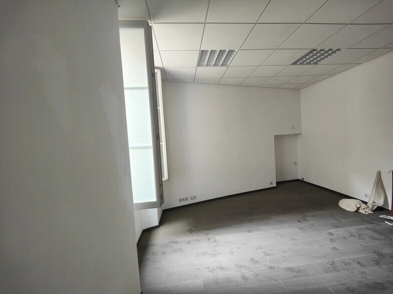 Office in Cannes to rent - Interior Photo - Image 3 of 7