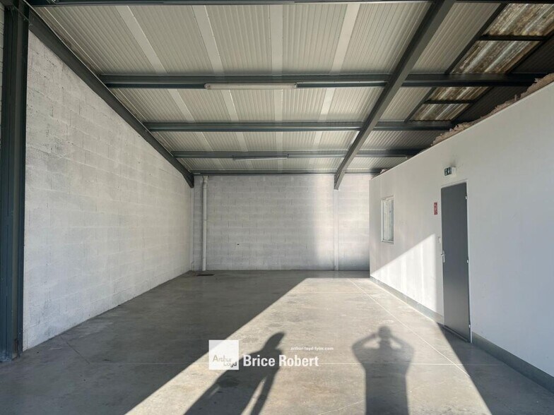 5 Boulevard Marcel Dassault, Jonage to rent - Building Photo - Image 2 of 4