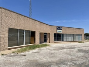 305 E University Blvd, Odessa, TX for rent Building Photo- Image 1 of 4