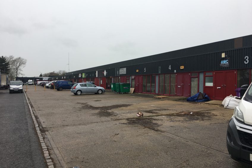 1-19 Bessemer Cres, Aylesbury to rent - Building Photo - Image 3 of 3