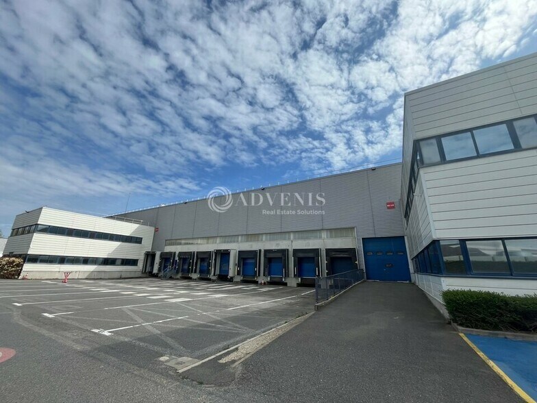 Industrial in Bonneuil Sur Marne to rent - Building Photo - Image 3 of 12