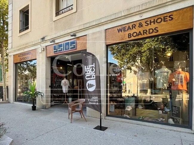 Vente Commerce 146 m²