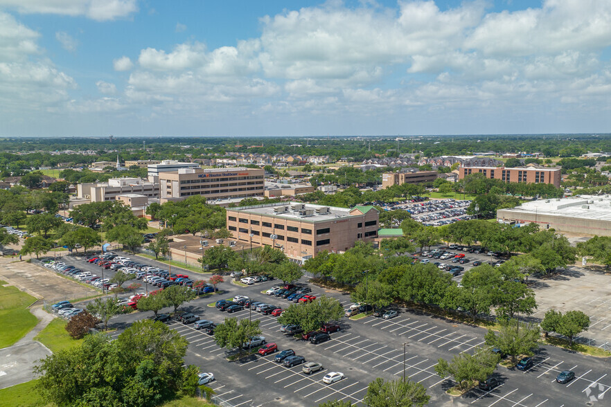 3333 Bayshore Blvd, Pasadena, TX for rent - Aerial - Image 3 of 6