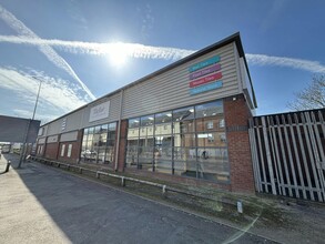 Bobby Fryer Close, Oxford for rent Building Photo- Image 1 of 4