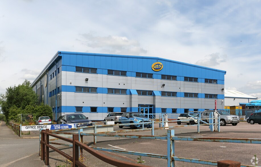 175 Meadow Ln, Loughborough to rent - Building Photo - Image 2 of 4