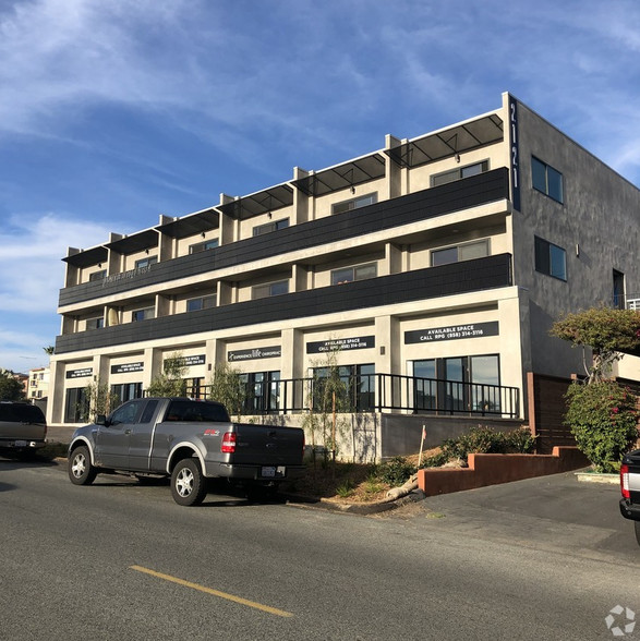 2121 Newcastle Ave, Cardiff By The Sea, CA for rent - Building Photo - Image 2 of 8