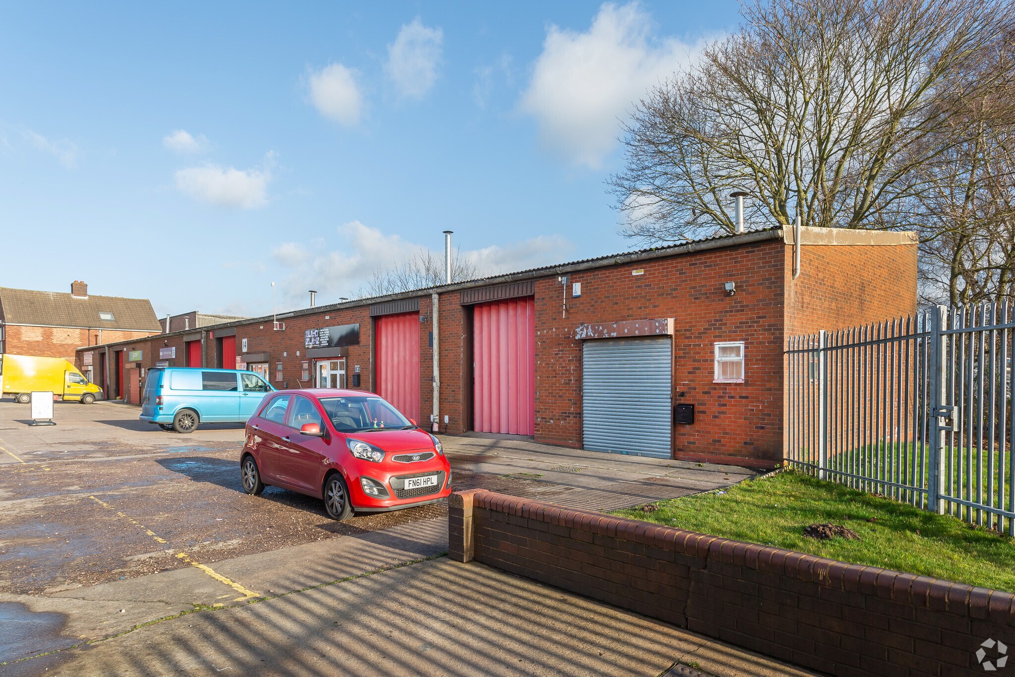 Lynn Ln, Shenstone to rent Primary Photo- Image 1 of 4